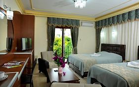 Riverside Garden Resort